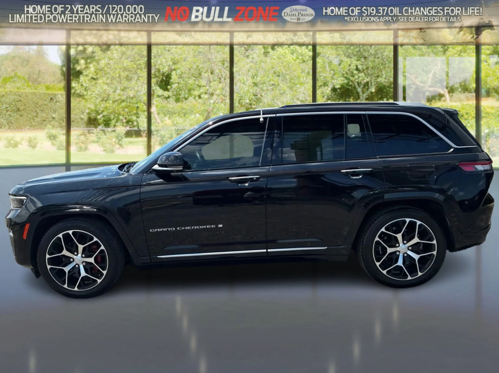 Certified Used 2022 Diamond Black Jeep Summit Reserve image 2