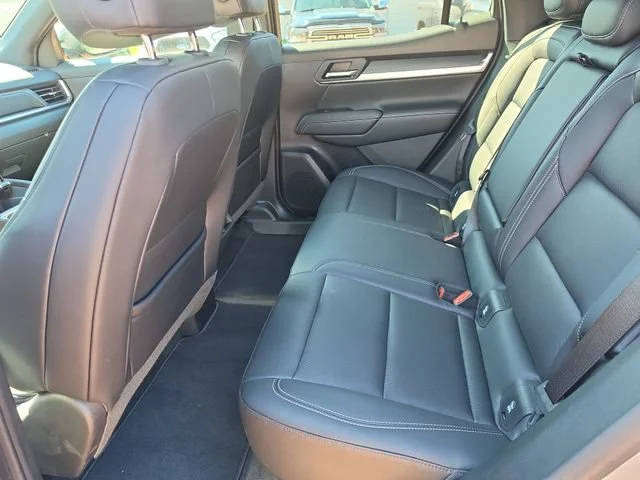 Used 2026 Riverstone Metallic GMC Elevation image 32