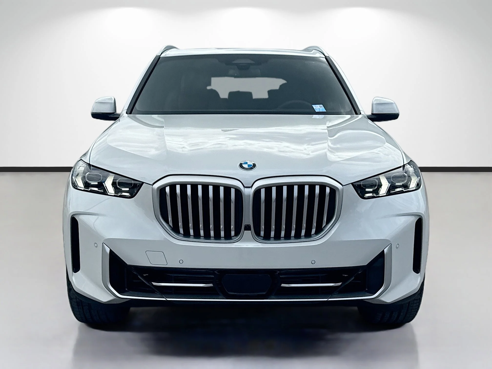 New 2026 Mineral White Metallic BMW sDrive40i image 8
