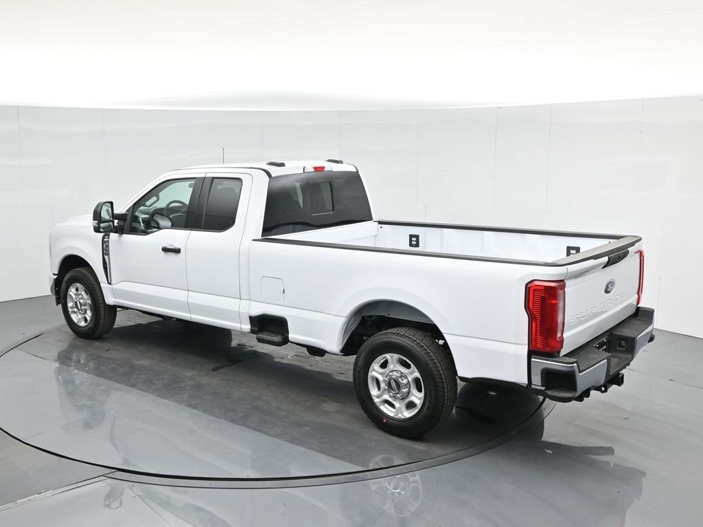 New 2026 Oxford White Ford XLT image 41