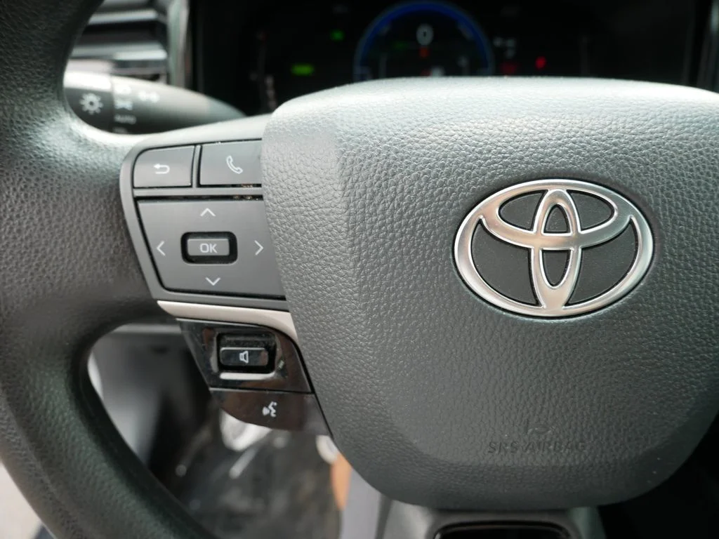 Certified Used 2025 Silver Toyota LE image 26