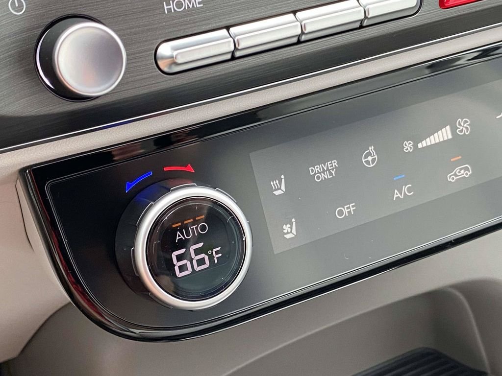 New 2026 White Hyundai Blue SEL Premium 8P image 21