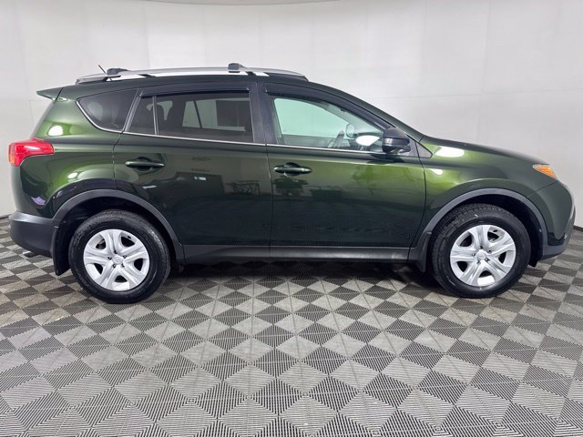 Used 2013 Green Toyota LE image 2