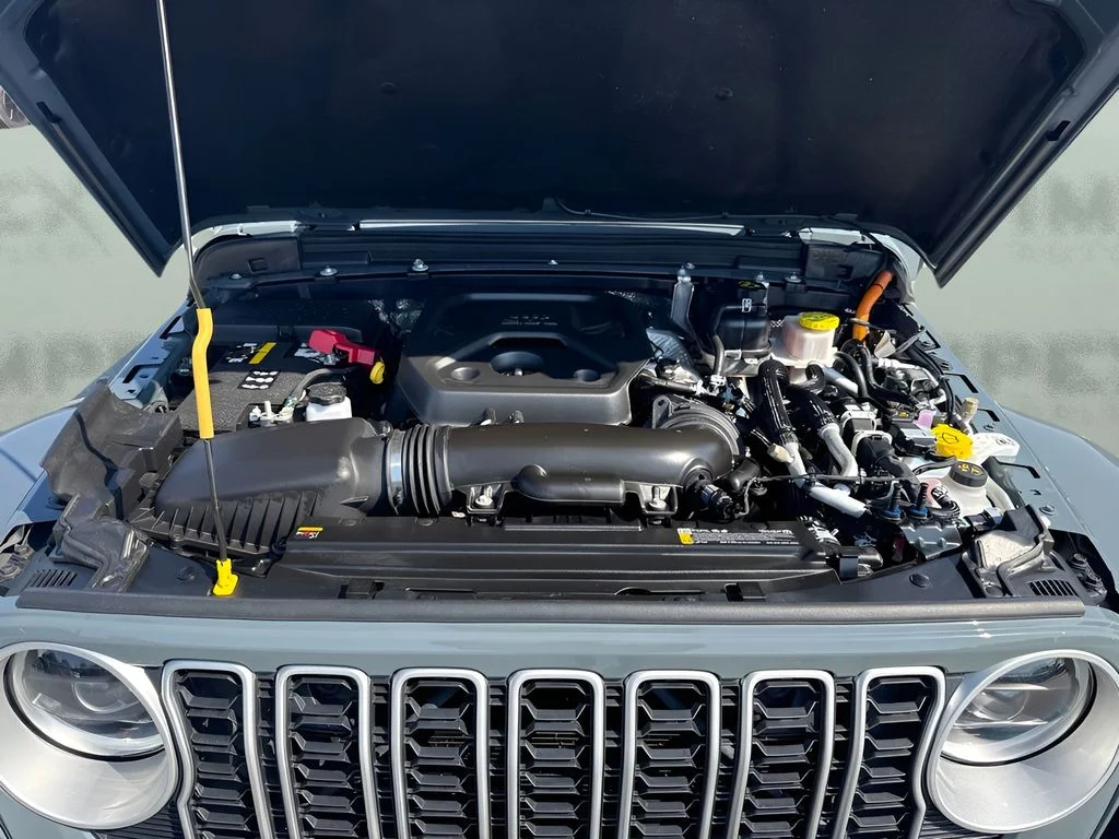 Used 2025 Gray Jeep Sahara 4xe image 22