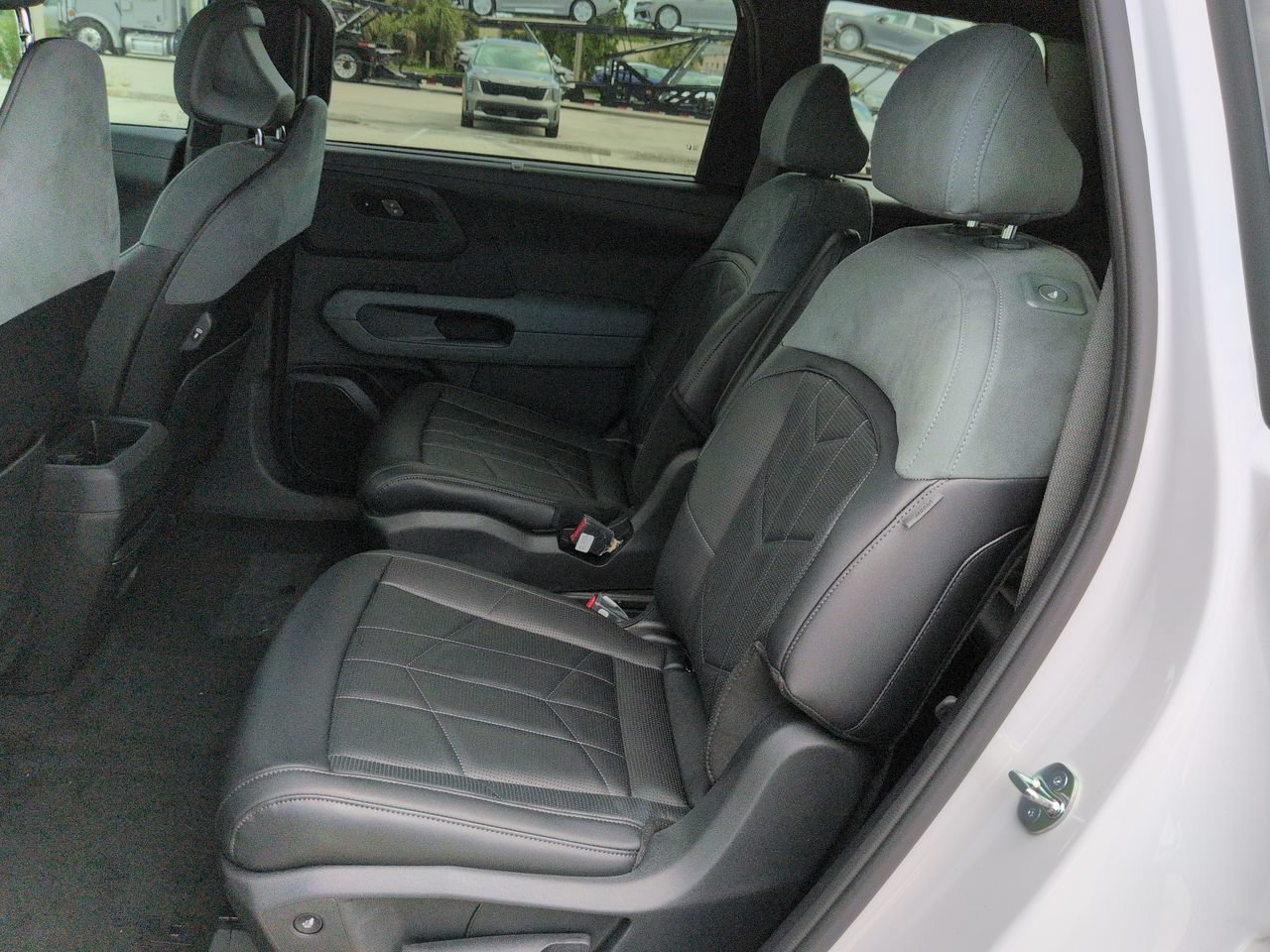New 2027 Glacial White Kia X-Pro SX Prestige image 17