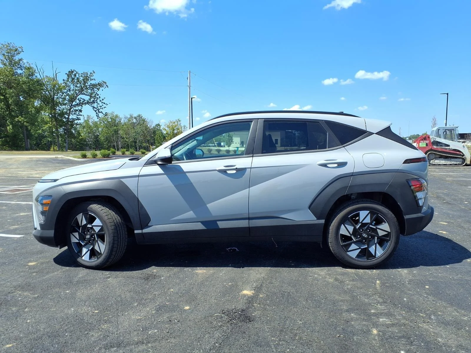 Used 2025 Cyber Gray Metallic Hyundai SEL image 25