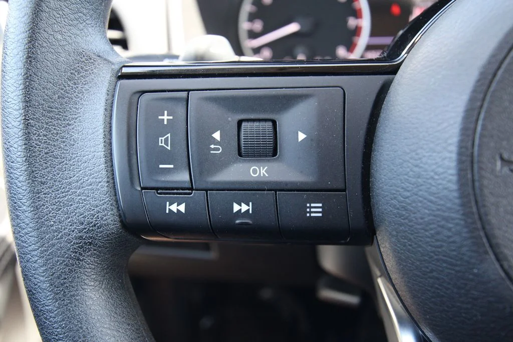 Used 2023 Silver Nissan SV image 19