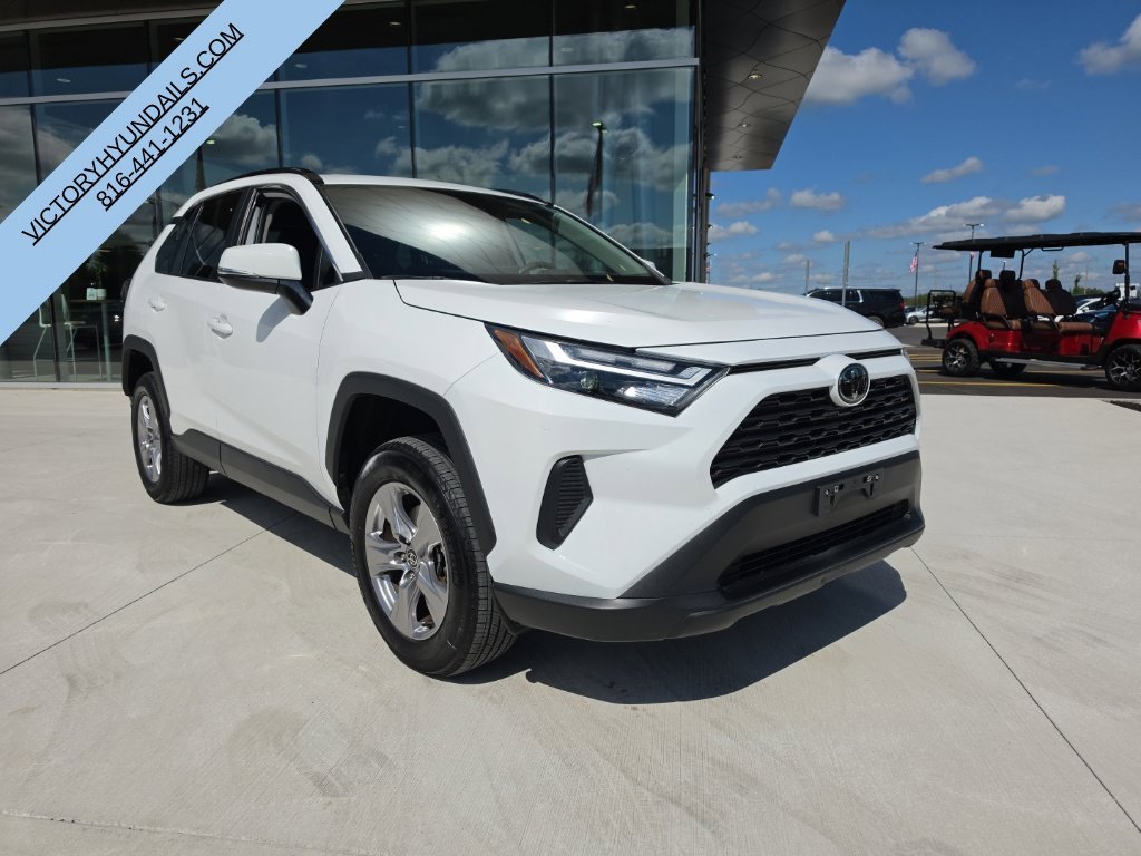Used 2025 White Toyota XLE image 8