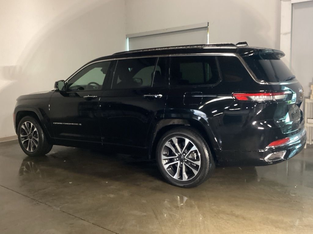 Used 2023 Black Jeep Overland image 10