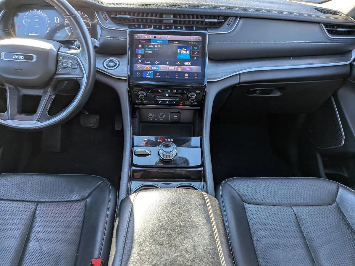 Used 2021 Silver Jeep Limited image 12