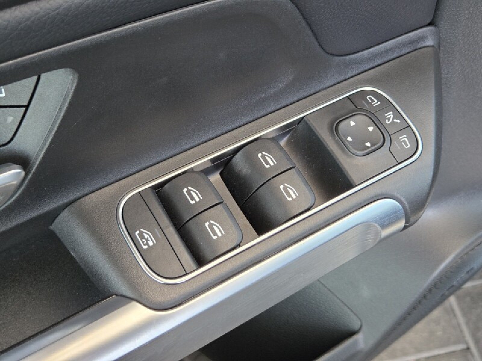 Certified Used 2026 Cirrus Silver Metallic Mercedes-Benz GLB 250 image 23