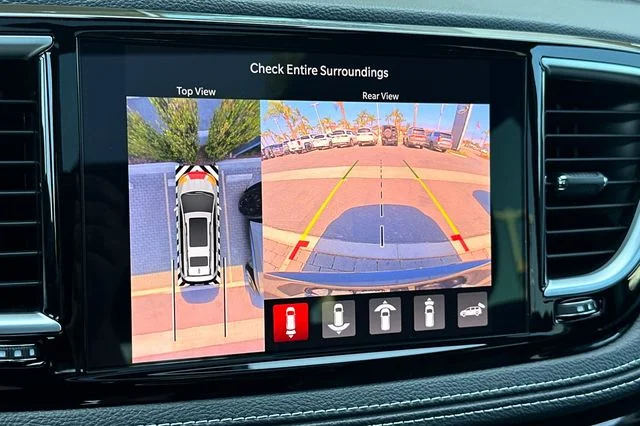 Used 2024 Black Chrysler Select image 19