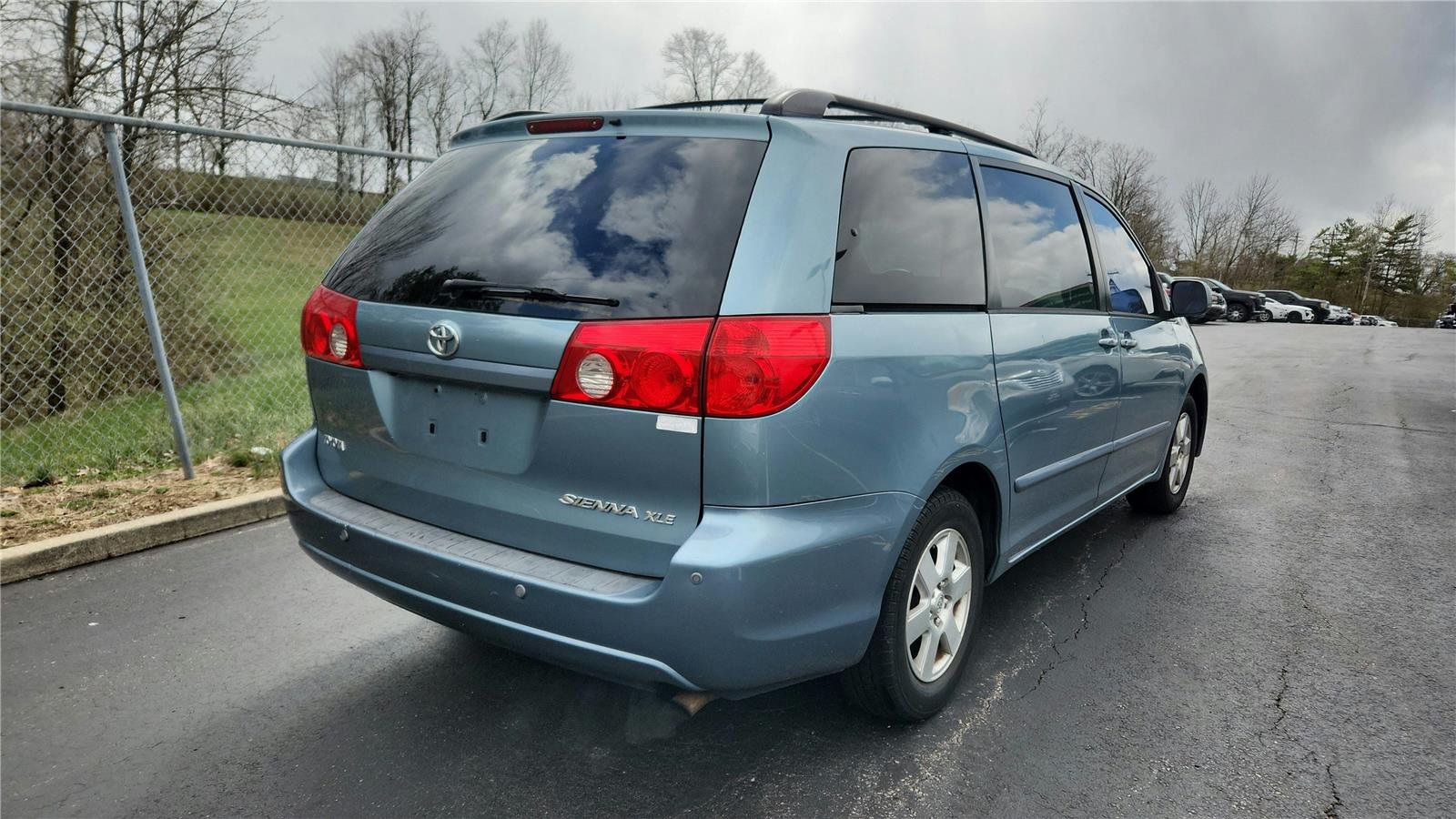 Used 2008 Toyota Sienna XLE with VIN 5TDZK22C78S115305 for sale in Florence, KY