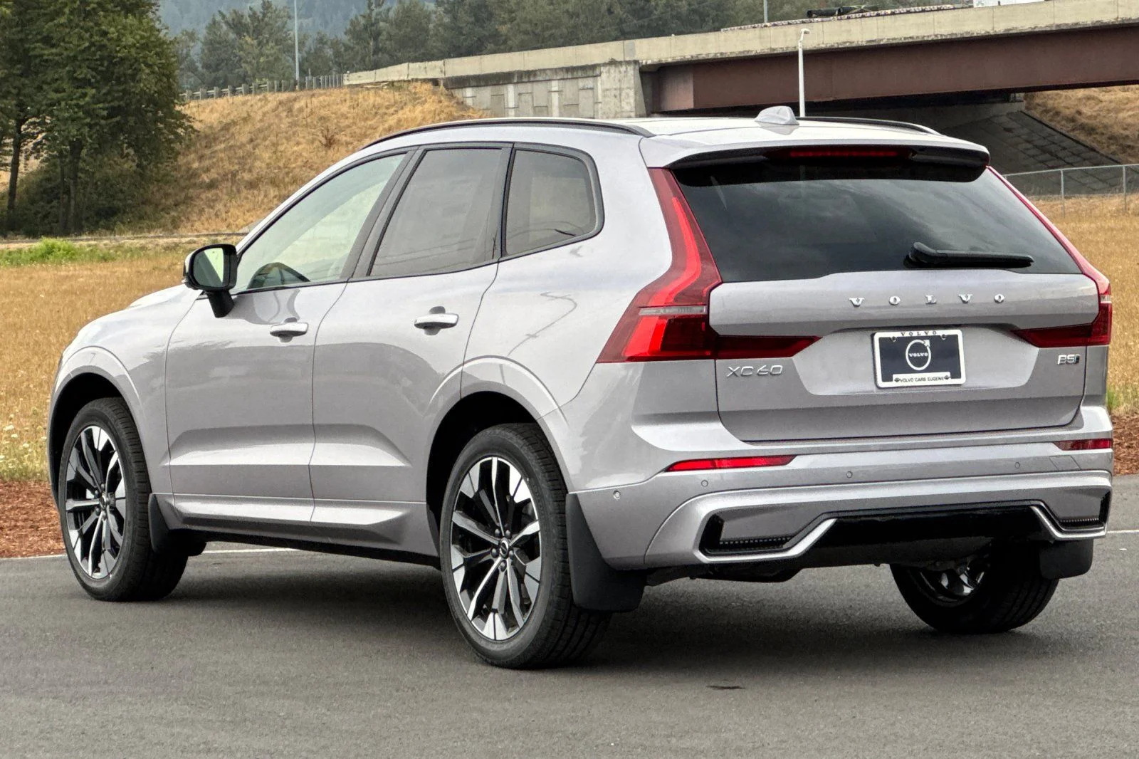 2026 Volvo XC60 Plus - Photo 5
