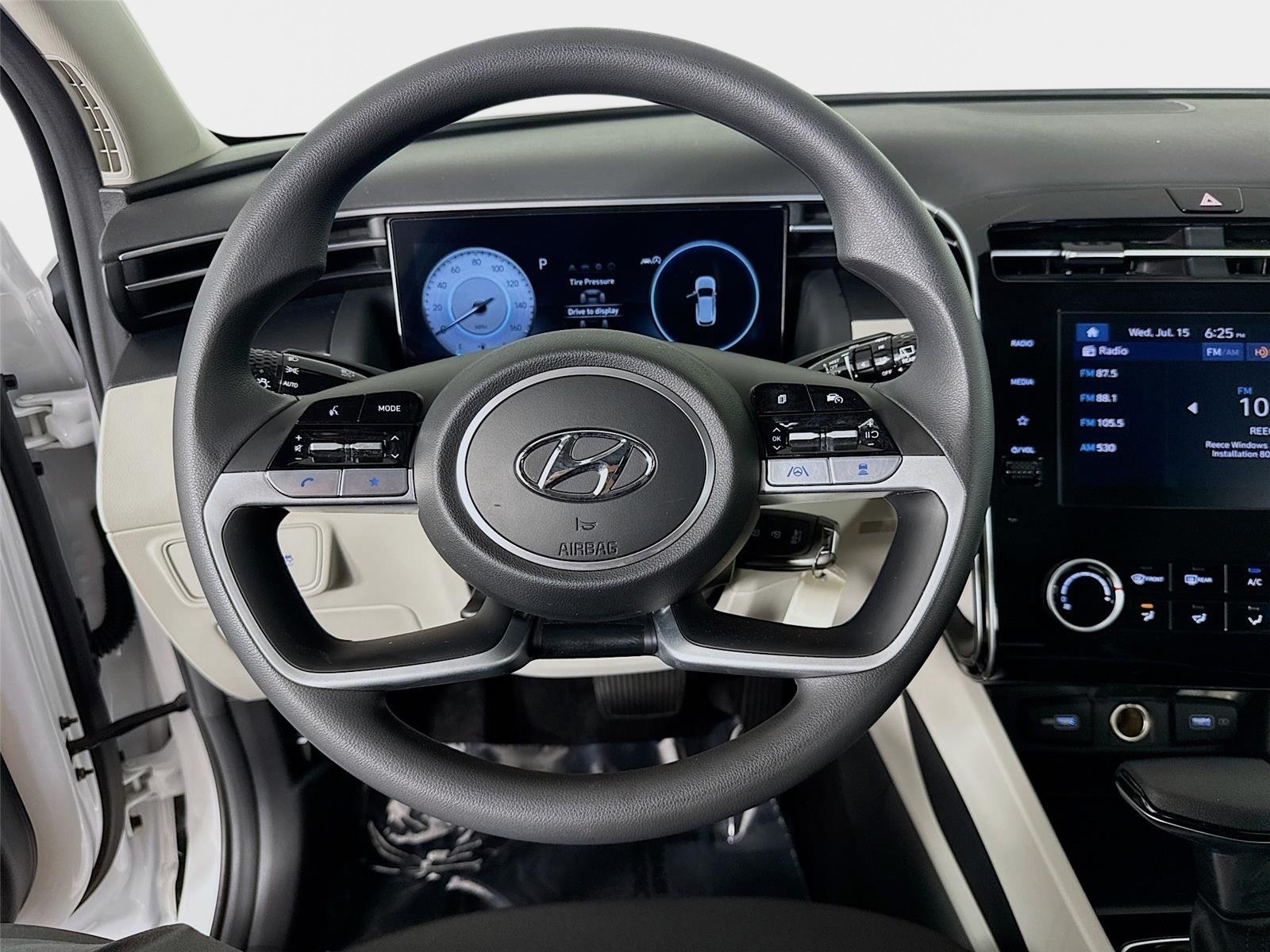 Used 2024 White Pearl Hyundai SE image 12