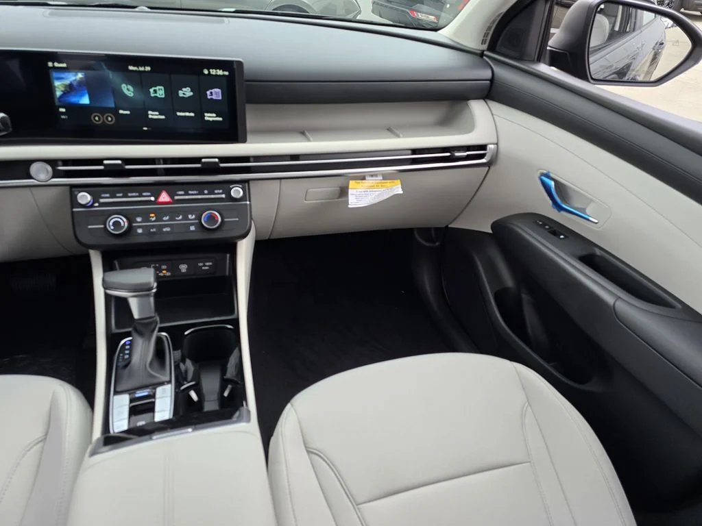 New 2026 Black Hyundai SE image 9