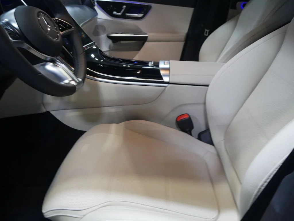 New 2026 Polar White Mercedes-Benz GLC 300 image 19