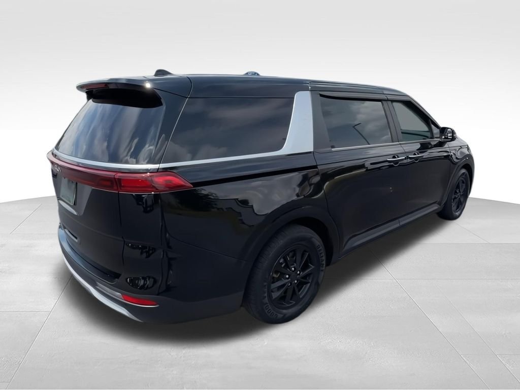 Used 2024 Black Kia LX image 8