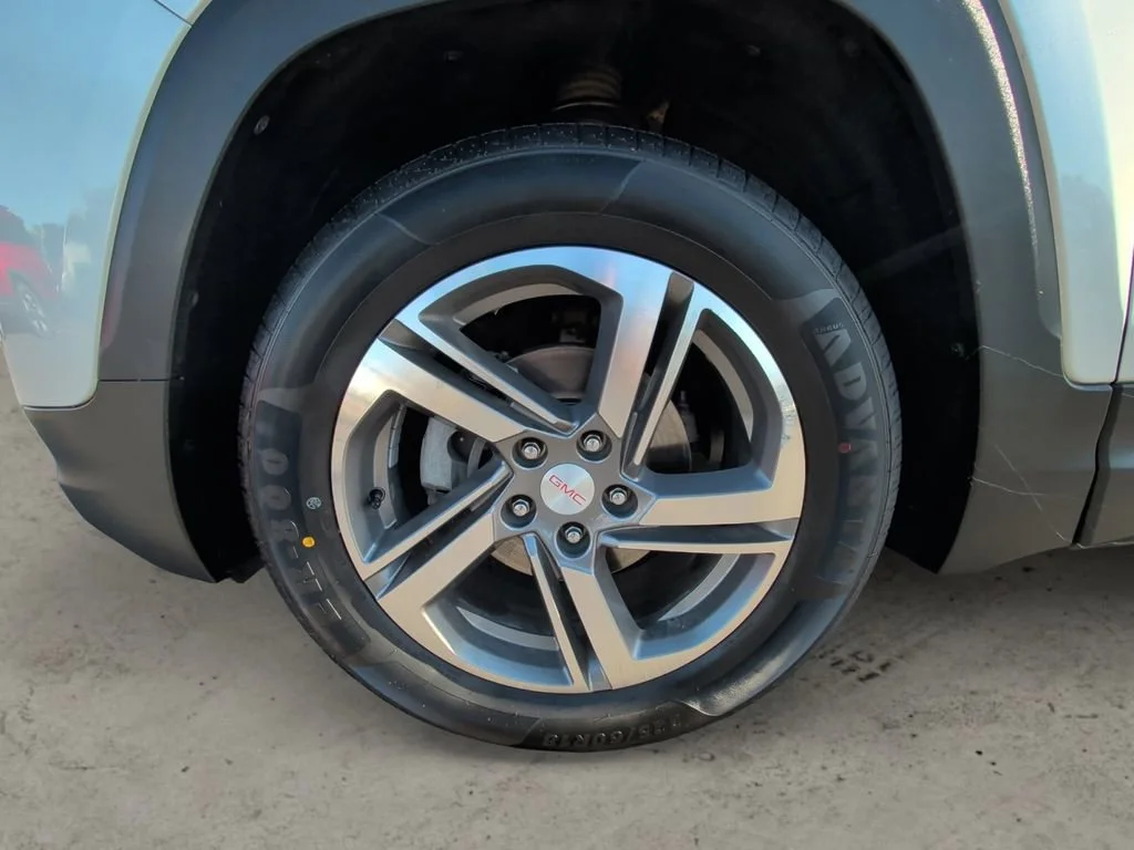 Used 2019 QUICKSILVER METALLIC GMC SLT image 14