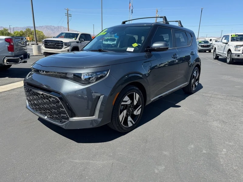 Used 2023 Gravity Gray Kia GT-Line image 7