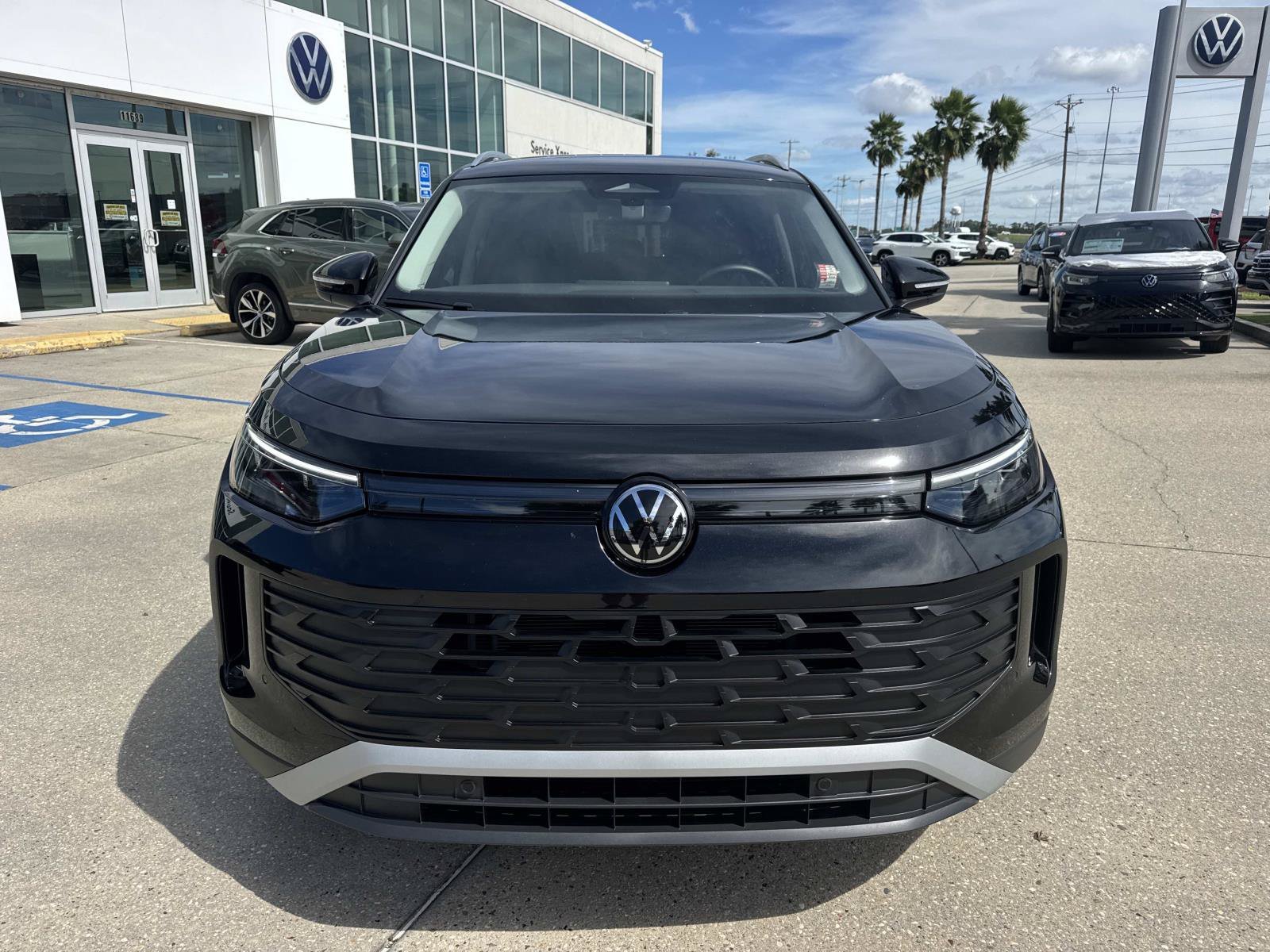Used 2025 Black Volkswagen 2.0T SE image 2