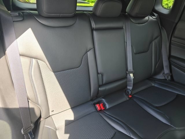New 2026 Fathom Blue Pearl Coat Jeep Latitude image 29