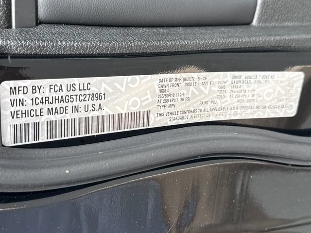 New 2026 Diamond Black Crystal Pearlcoat Jeep Laredo X image 20