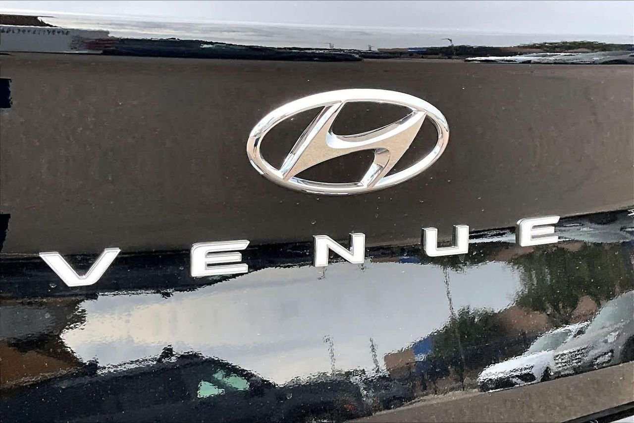New 2026 Onyx Black Hyundai SEL image 15