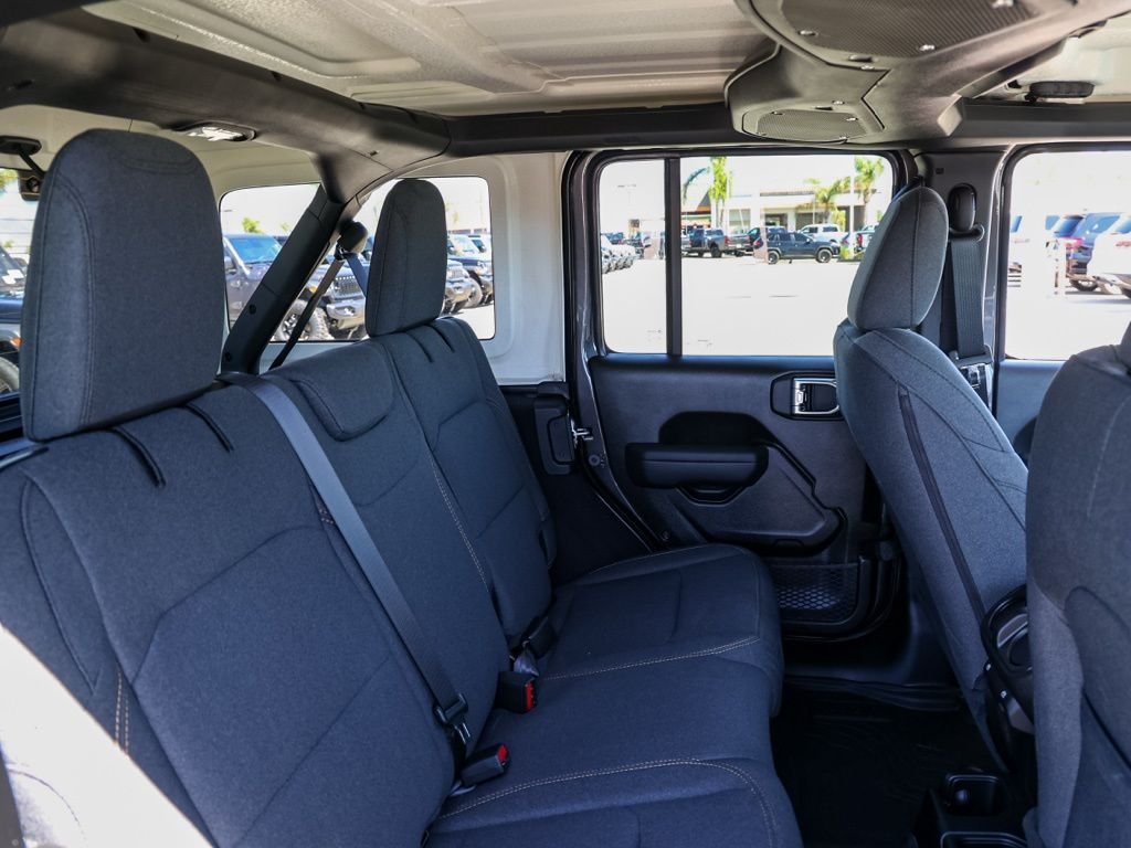 New 2026 Granite Crystal Metallic Clear-Coat Exterior Paint Jeep Sport S image 17