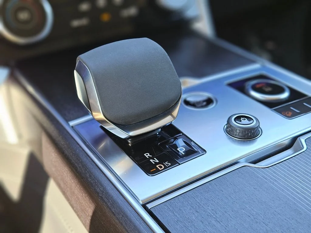 Used 2023 Black Land Rover First Edition image 27