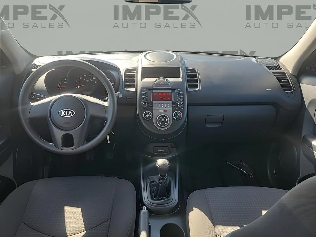 Used 2010 Silver Kia Base image 11