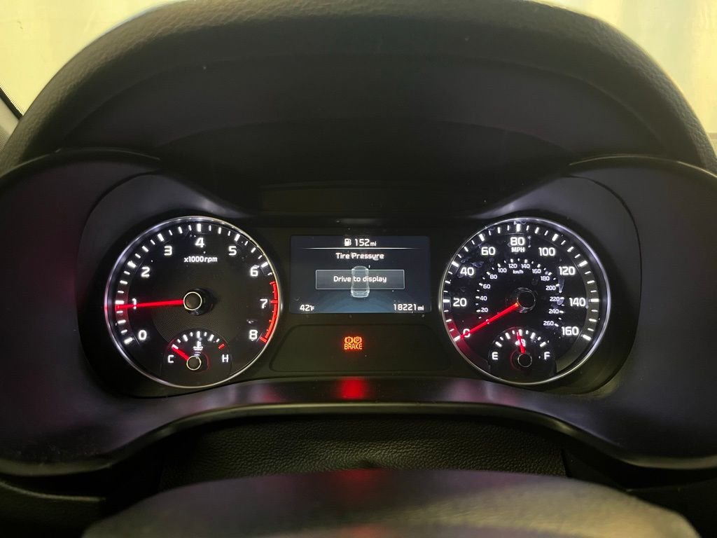 Used 2024 White Kia GT image 21