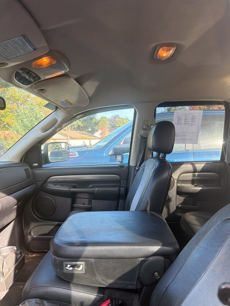 Used 2004 Bright Silver Metallic Clearcoat Dodge Laramie image 6