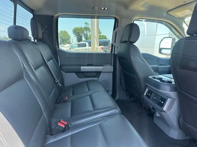 Used 2025 Oxford White Ford XLT image 8