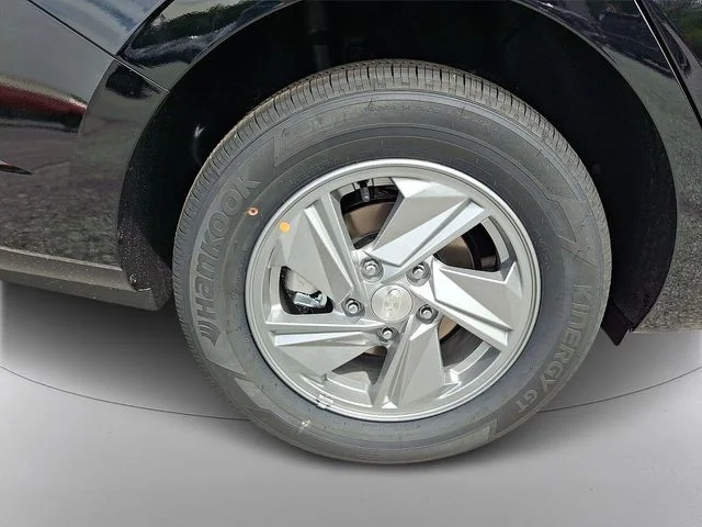 New 2026 Black Hyundai SE image 6