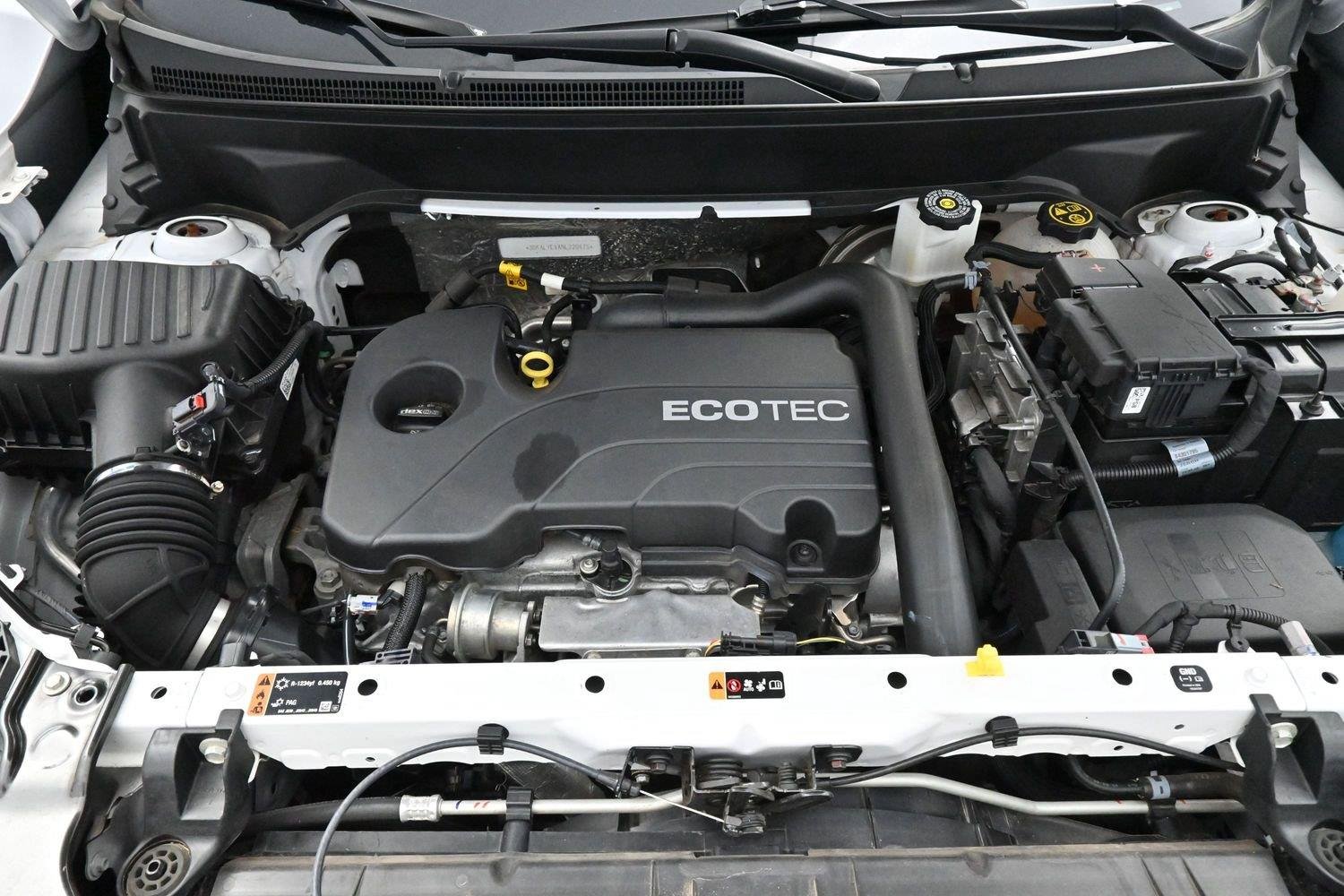 Used 2022 Summit White GMC AT4 image 42