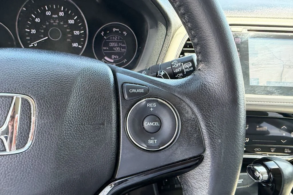 Used 2018 White Honda EX-L image 14