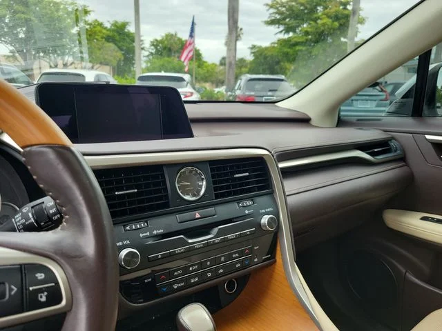 Used 2019 White Lexus 350 image 26