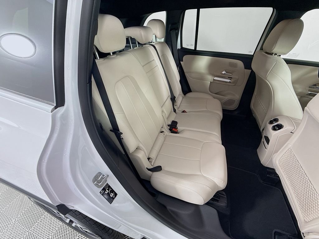 Used 2025 White Mercedes-Benz GLB 250 image 26