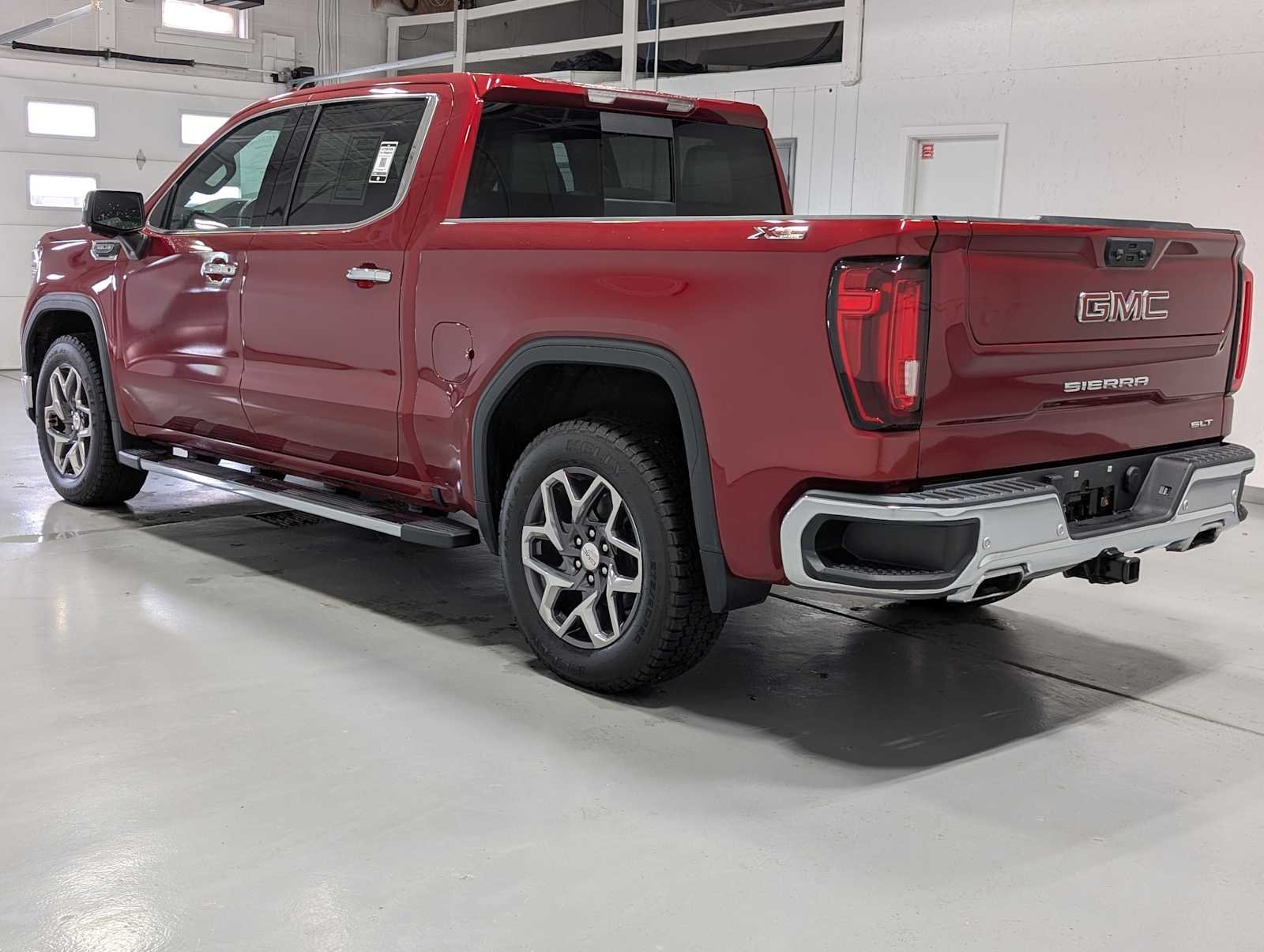 2022 GMC Sierra 1500 SLT - Photo 10