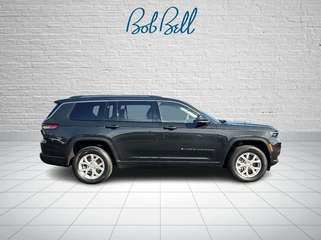 Used 2023 Gray Jeep Limited image 7