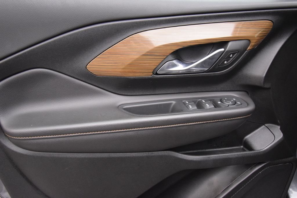 Used 2020 Gray GMC SLE image 18