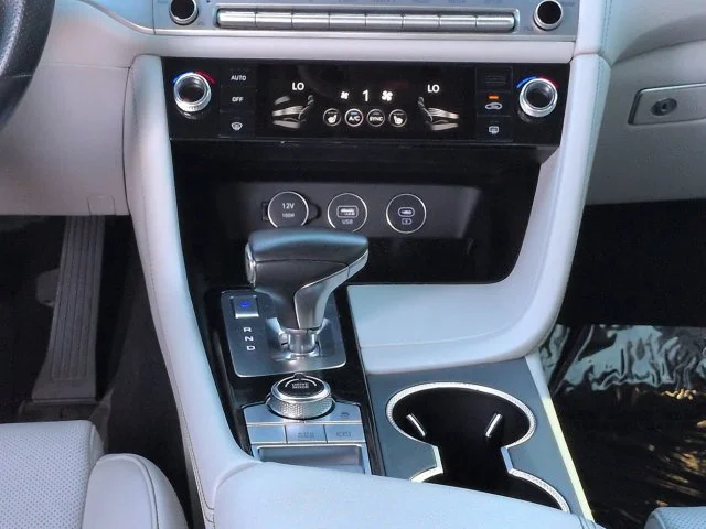 Certified Used 2024 Savile Silver Genesis 2.5T image 18