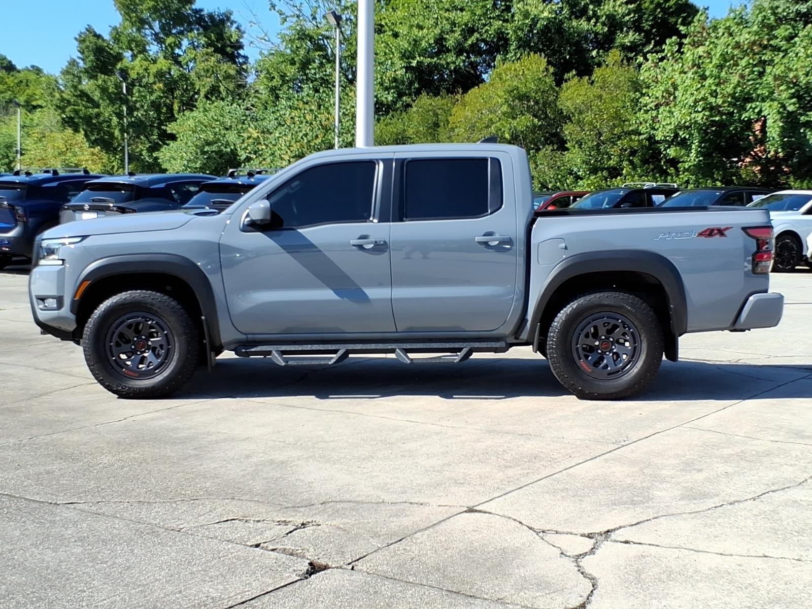 Used 2025 Boulder Gray Pearl Nissan PRO-4X image 3