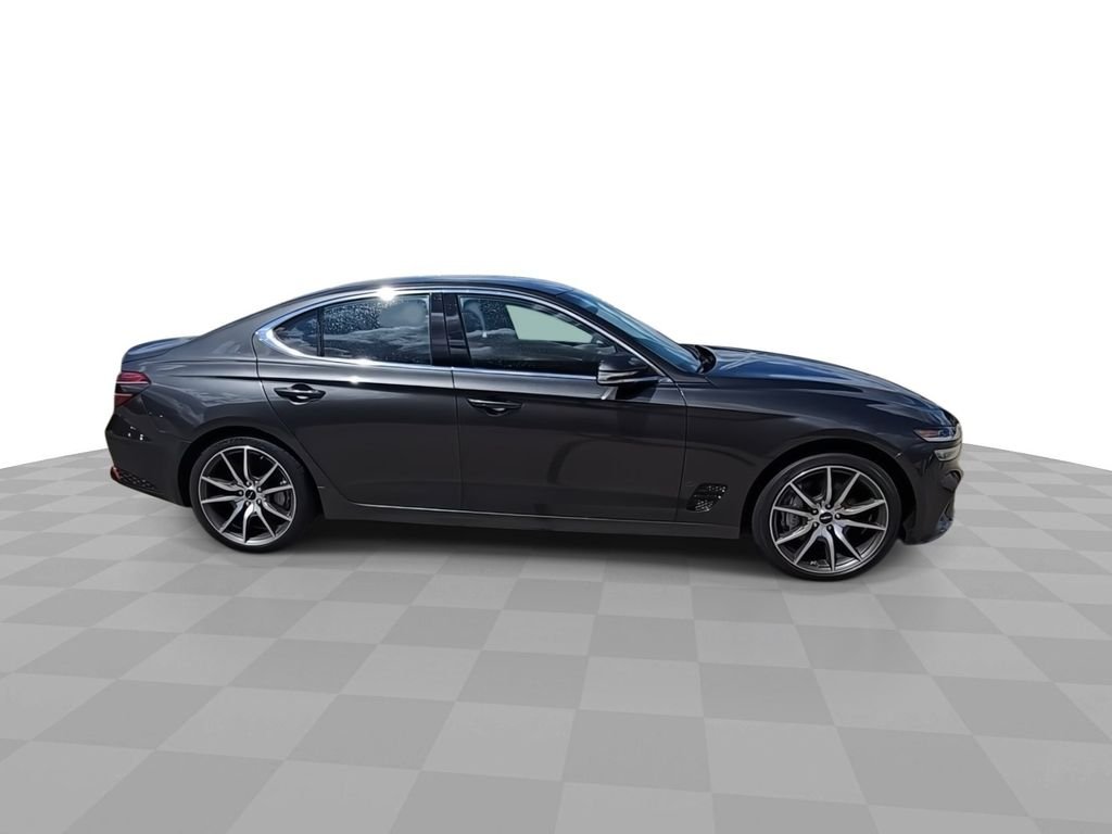 2025 GENESIS G70 Standard - Photo 9