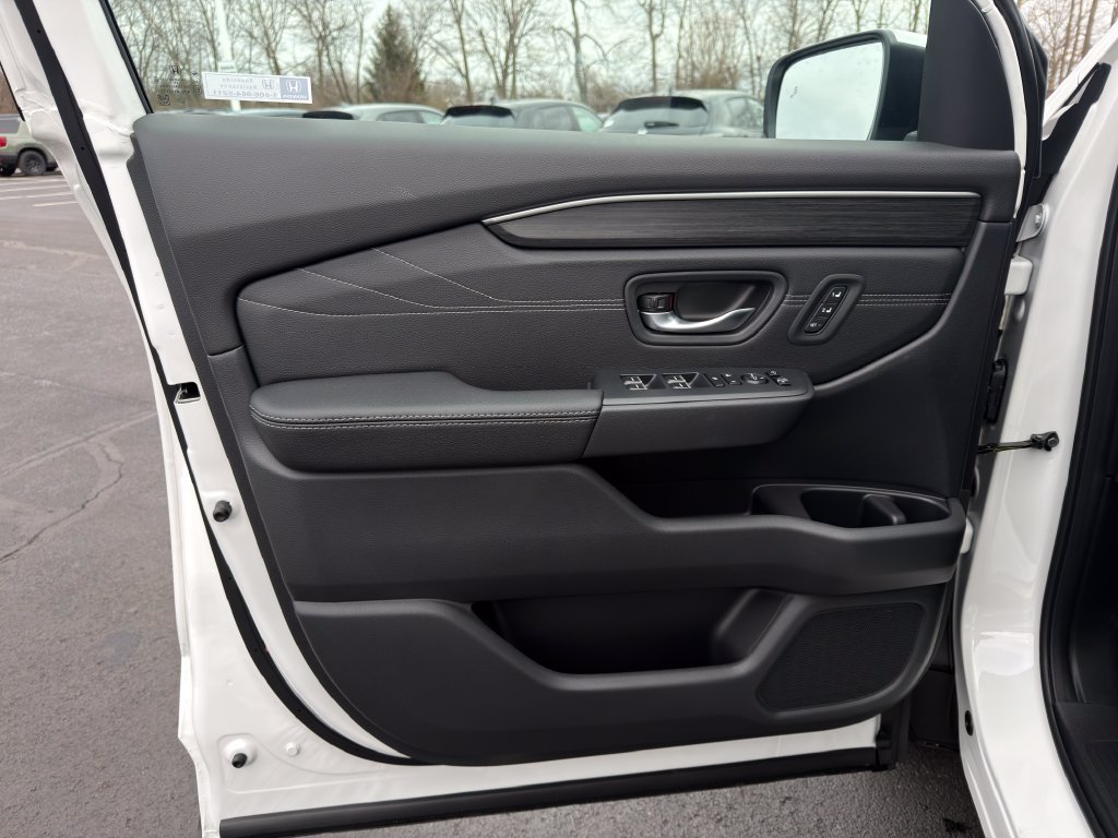 New 2026 Platinum White Pearl Honda Touring image 19