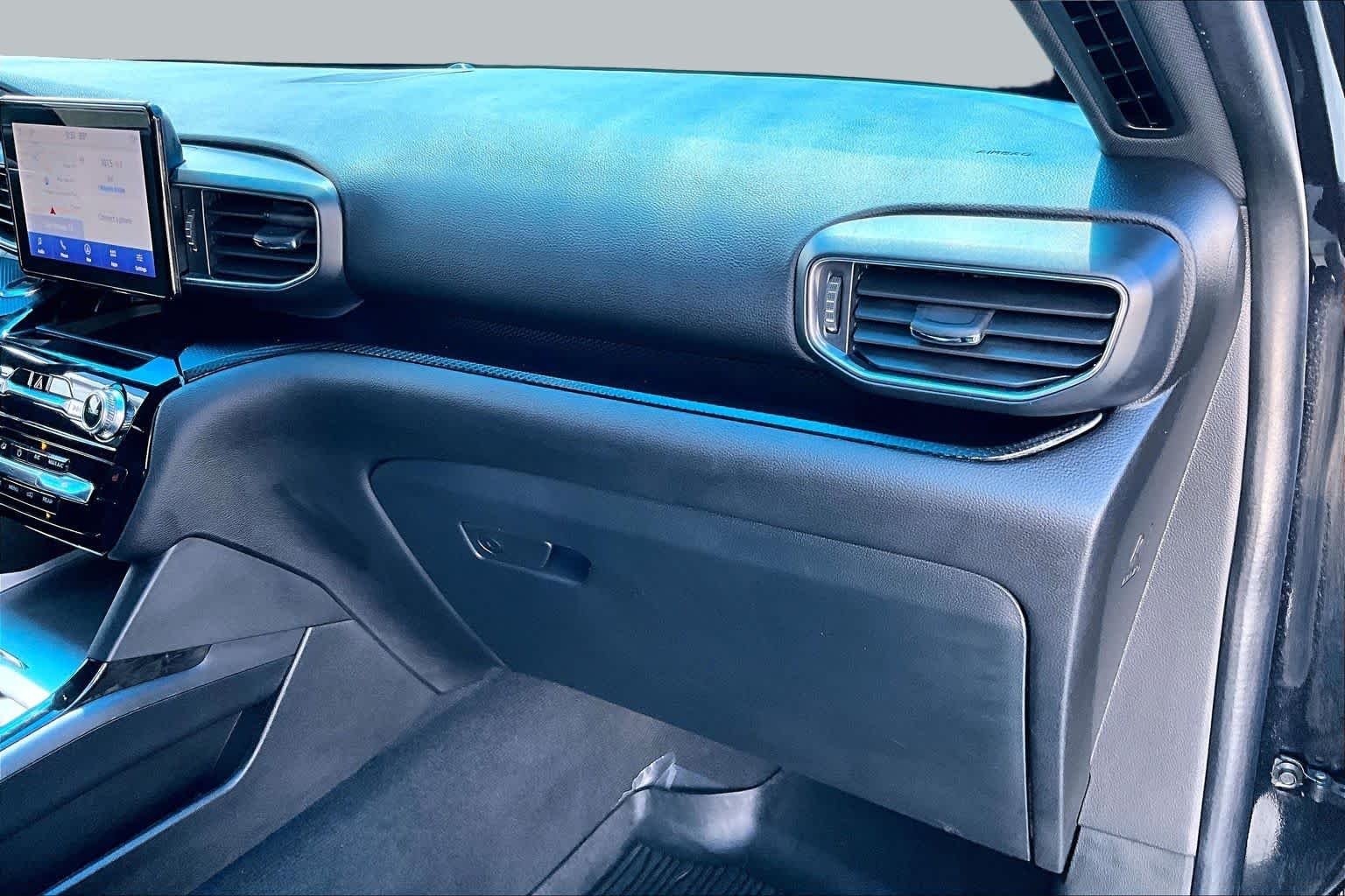 Used 2022 Agate Black Metallic Ford ST-Line image 18
