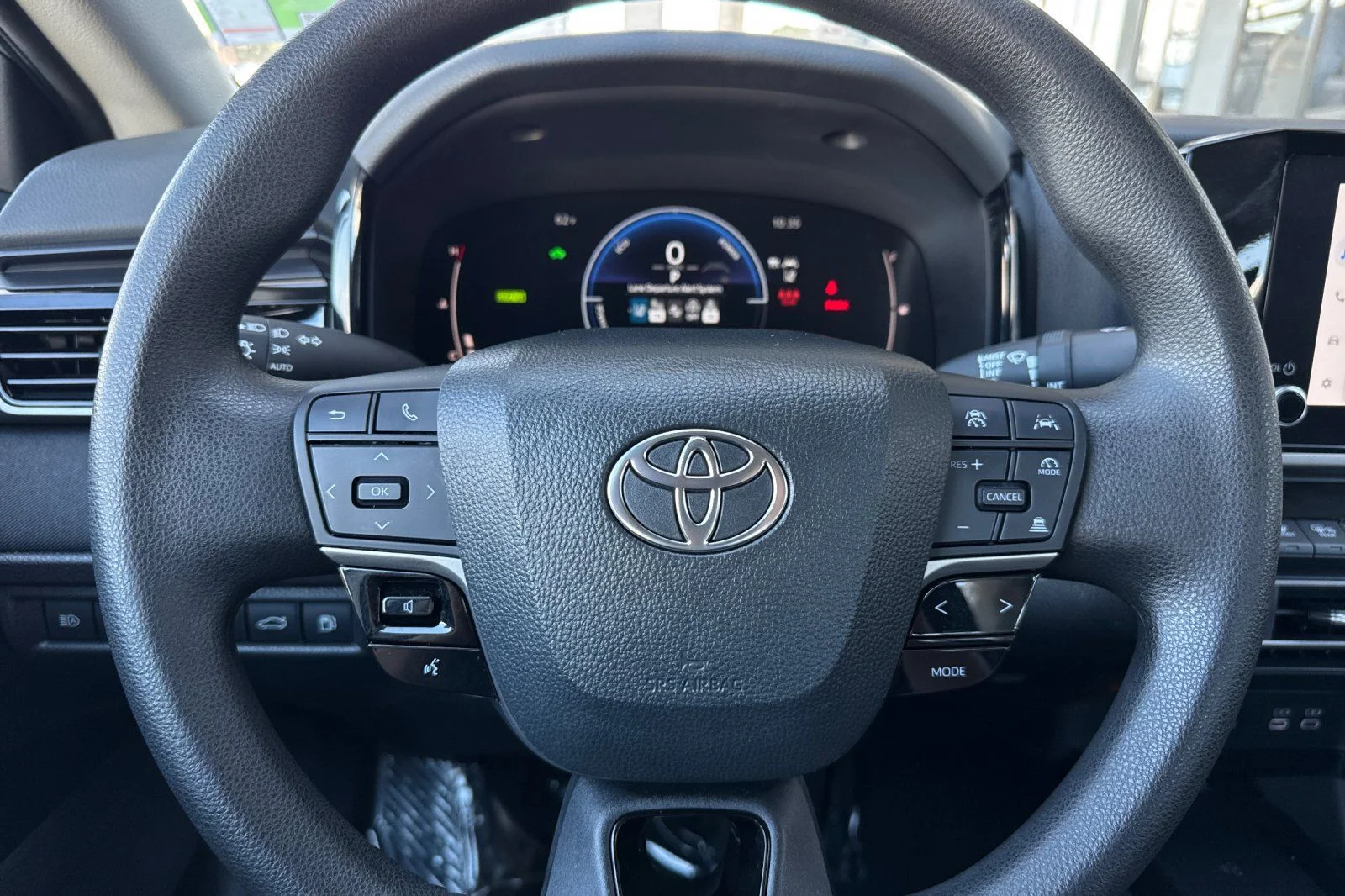 Used 2025 Silver Toyota LE image 23