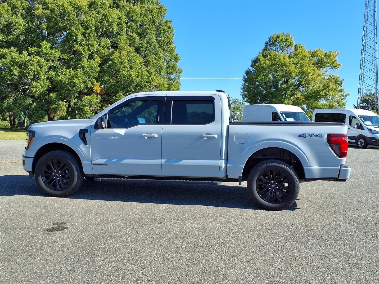 Certified Used 2024 Avalanche Ford XLT image 3