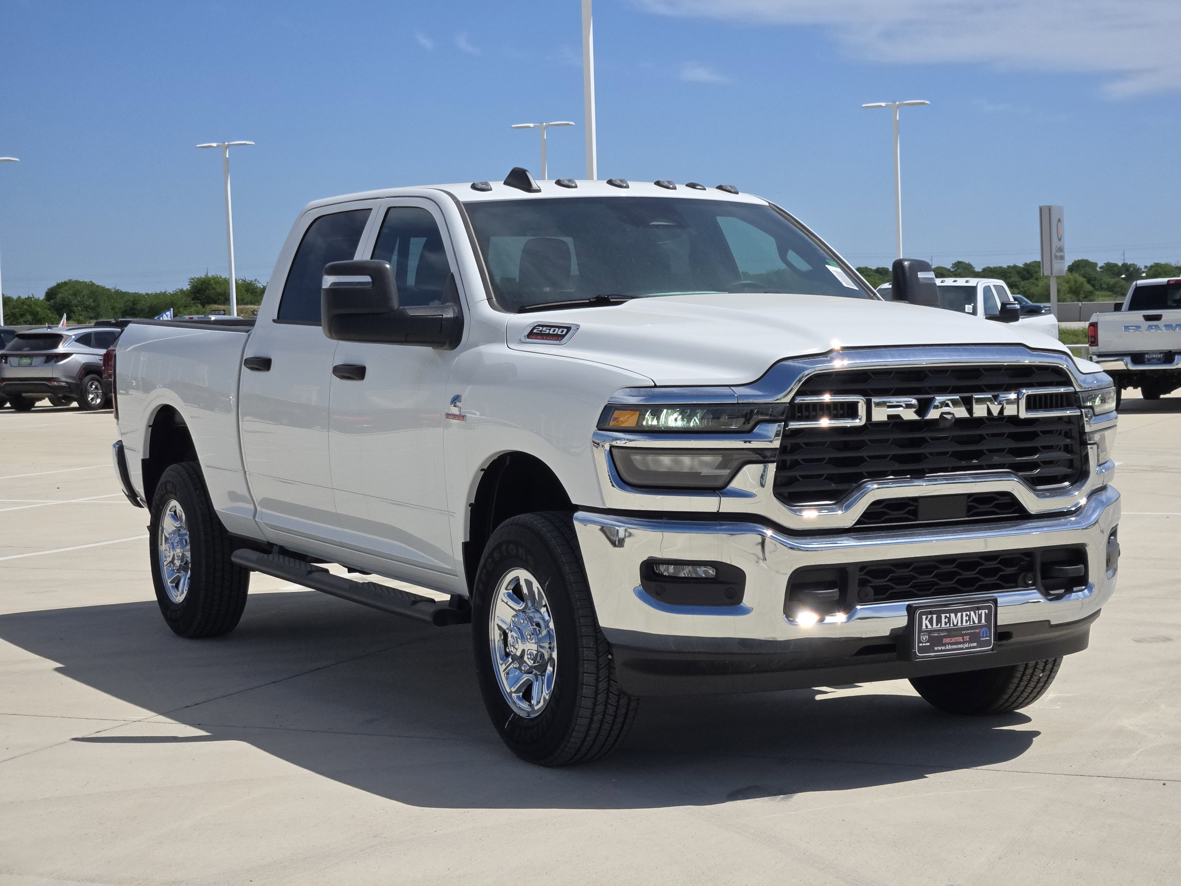 New 2026 Bright White Clear-Coat Exterior Paint RAM Tradesman image 3